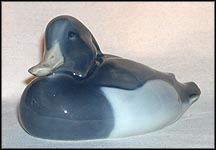 Tufted Duck, Royal Copenhagen Figurine #1924 MAIN