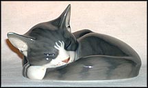 Grey Kitten Sleeping, Royal Copenhagen Figurine #422g MAIN