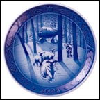 Christmas Time in the Forest Collector Plate by Allan Therkelsen MAIN