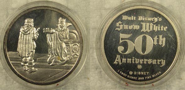 Snow White - The Queen and the Hunter' Art Bar. MAIN