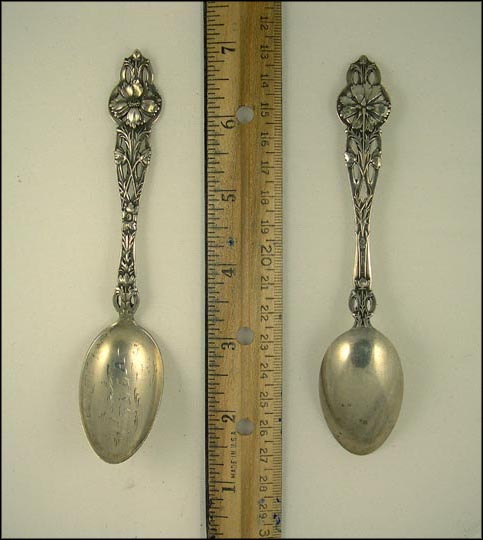 Pella, Iowa Souvenir Spoon MAIN