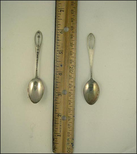 Cut Out Street Light, New Orleans, Louisiana Souvenir Spoon MAIN