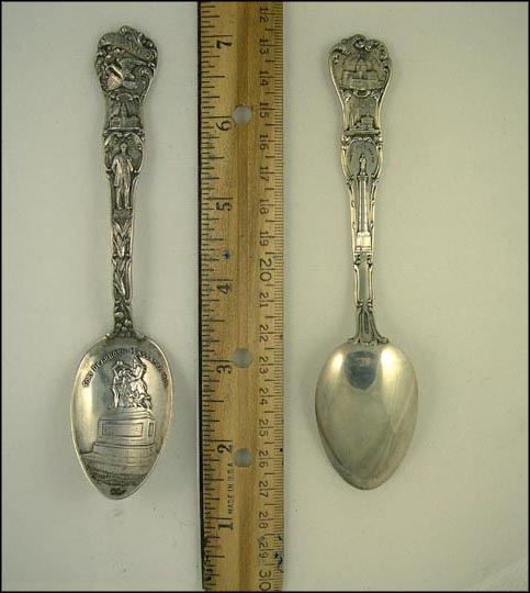 Illinois State House, State Seal, Lincoln Statue, Fort Dearborn Massacre 1812...... Souvenir Spoon MAIN