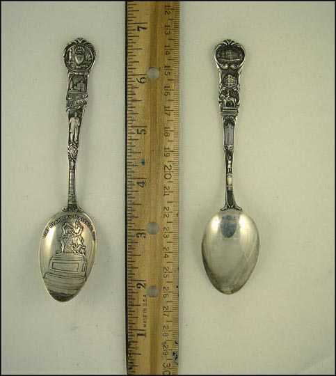 State Seal, Fort Dearborn, Lincoln Monument, Fort Dearborn Massacre 1812...... Souvenir Spoon MAIN