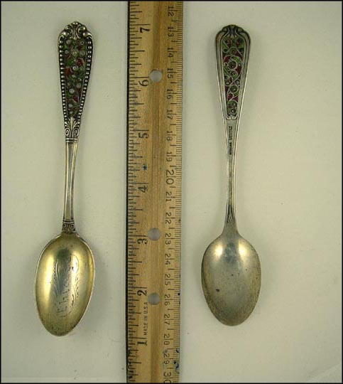 Enameled Handle, Chicago, Illinois Souvenir Spoon MAIN