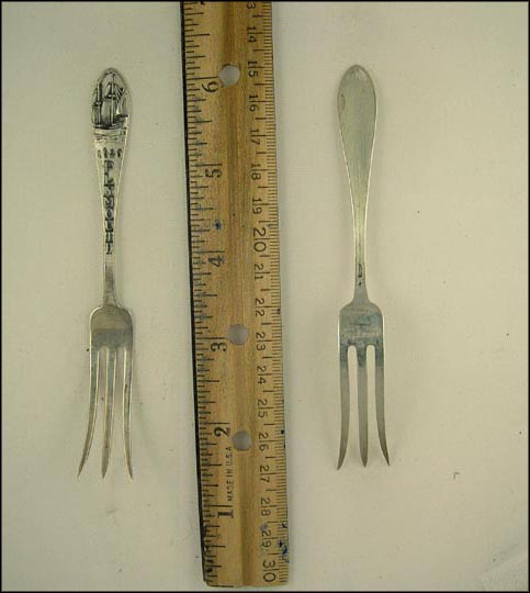 Cut Out Ship, 1620, Plymouth, Massachusetts Souvenir Spoon MAIN