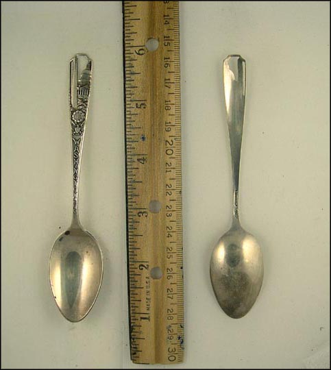 Cut Out of the Washington Monument and The Capitol, Washington, District of Columbia Souvenir Spoon MAIN