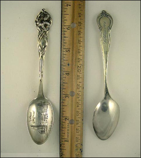 Union Station, St. Louis, Missouri Souvenir Spoon MAIN