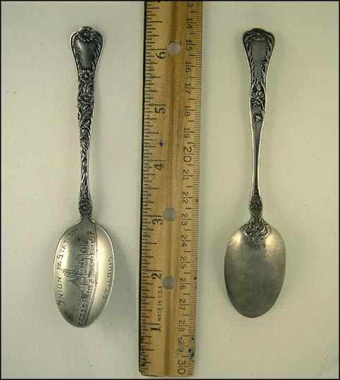Union Station, St. Louis, Missouri Souvenir Spoon MAIN