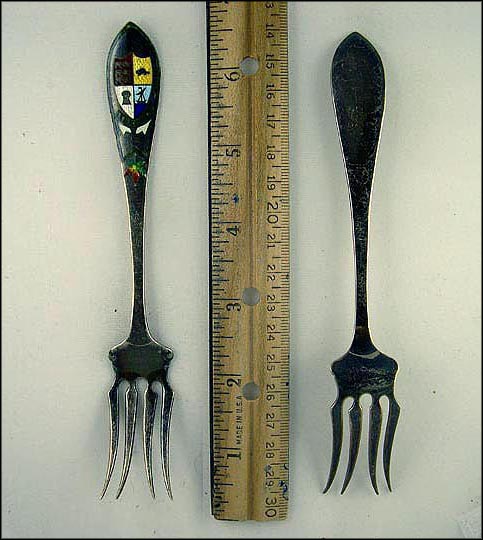 Enameled Shield, Enameled Maple Leaf, Toronto, Canada Souvenir Spoon MAIN