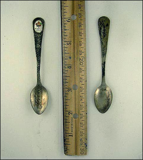 Enameled Maple Leaf, Niagara Falls, Canada Souvenir Spoon MAIN