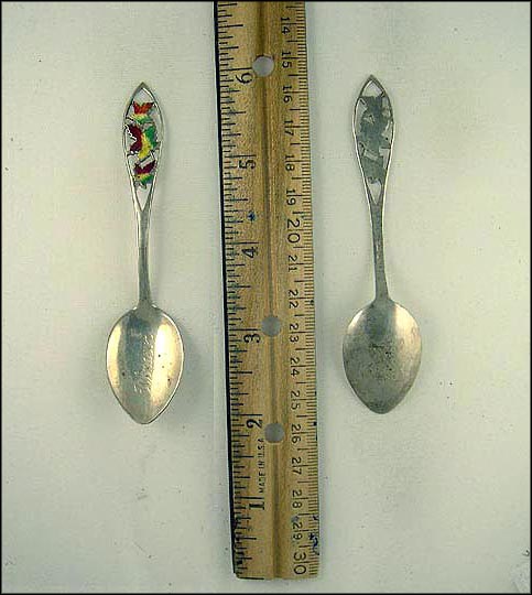 Cut Out Enameled Maple Leaves, Windsor, Canada Souvenir Spoon MAIN