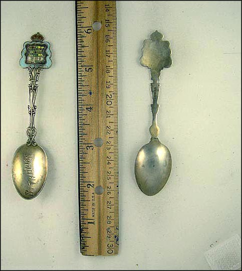 Enameled Crest, St. Thomas, Canada Souvenir Spoon MAIN