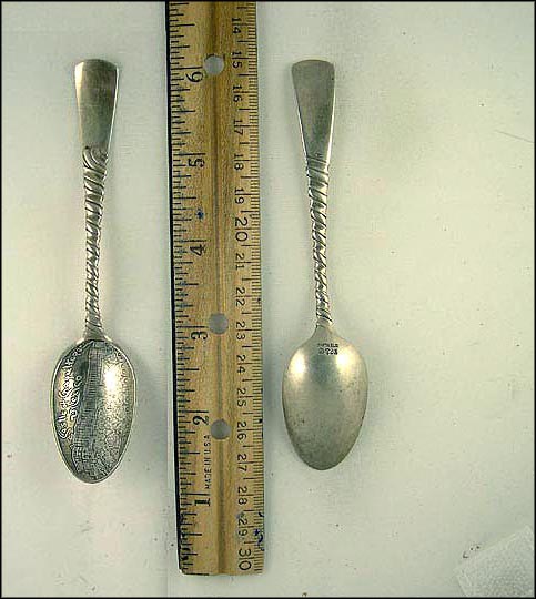Etching of Castle , Chapultepec, Mexico Souvenir Spoon MAIN