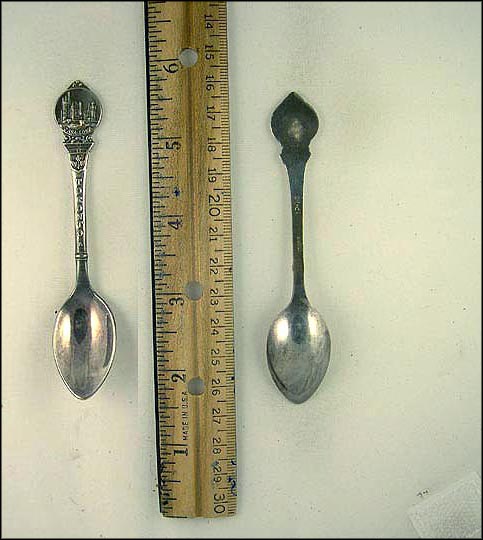 Casa Lona, Maple Leaves, Toronto, Canada Souvenir Spoon MAIN