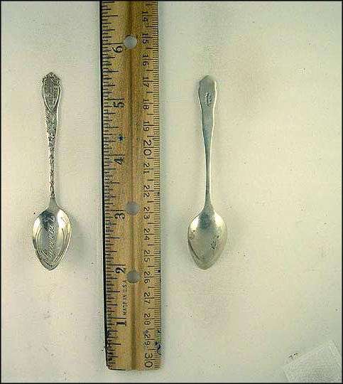 Maple Leaves, Crest, Inscribed Montreal, Montreal, Canada Souvenir Spoon MAIN