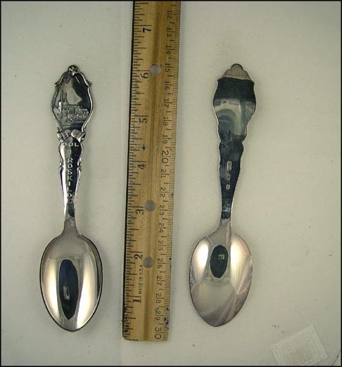 Jul I Roskilde Cathedral Bells Star, Roskilde, Denmark Souvenir Spoon MAIN