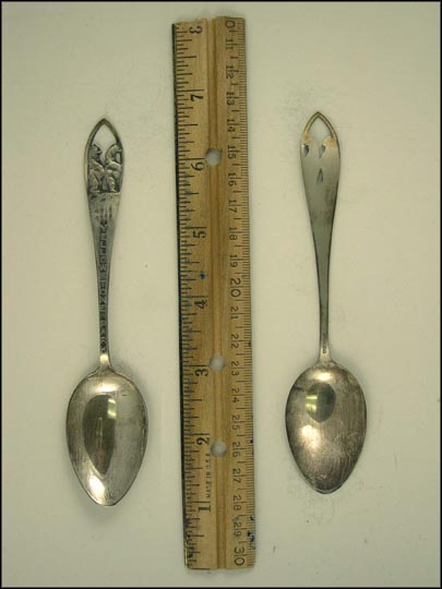 Yellowstone National Park, Cut Out Twin Cubs, Wyoming Souvenir Spoon MAIN