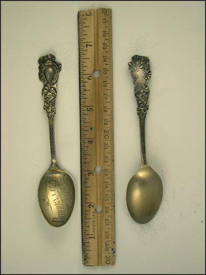 Good Luck, 4 Leaf Clovers, Horseshoe, Coffeyville, Kansas Souvenir Spoon MAIN