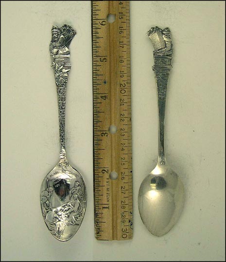 Santa Going Down Chimney, Peace on Earth Good Will Towards Men, Manger Scene Souvenir Spoon MAIN