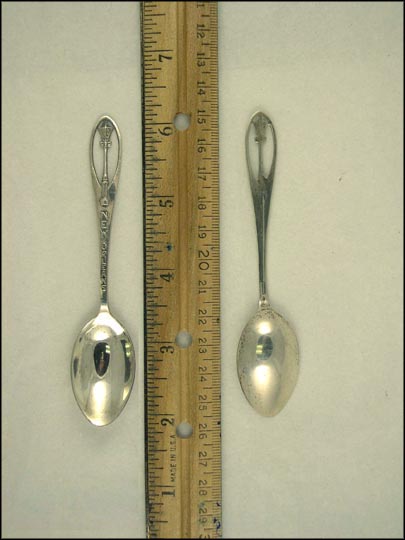 Cut Out Light Post, New Orleans, Louisiana Souvenir Spoon MAIN