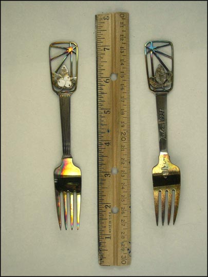 Julen 1938, Cut Out Enameled Snow Berries and Star Fork Souvenir Spoon MAIN