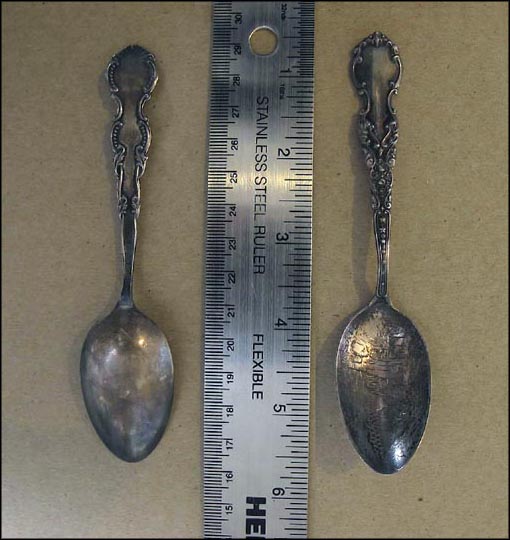 Etched East Entrance To Golden Gate Yellowstone National Park Souvenir Spoon MAIN