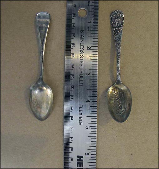 Columbus 1492, Not Silver, Chicago, Illinois Souvenir Spoon MAIN