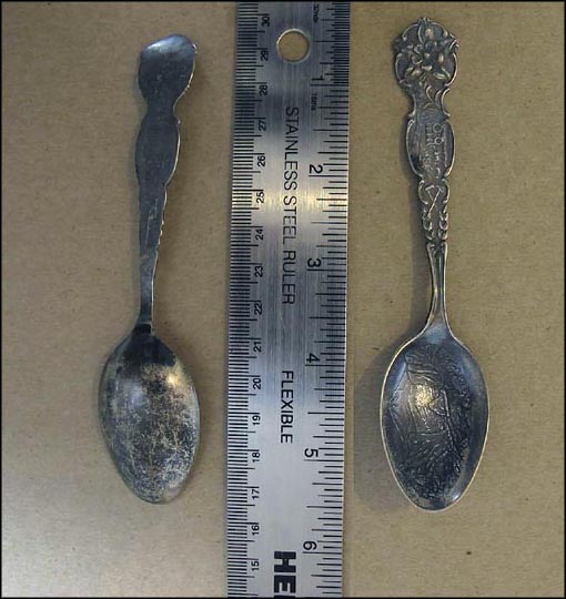 Garden of the gods, Covered Wagon Souvenir Spoon MAIN
