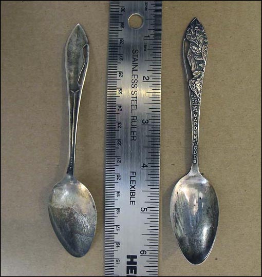 Cut Out Garden of the gods Gateway and Pikes Peak Souvenir Spoon MAIN