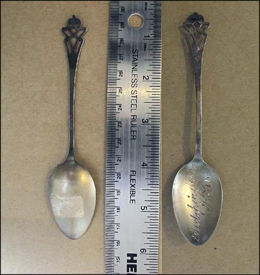 Engraved Bowl, Cut Out Handle, Independence, Kansas Souvenir Spoon MAIN