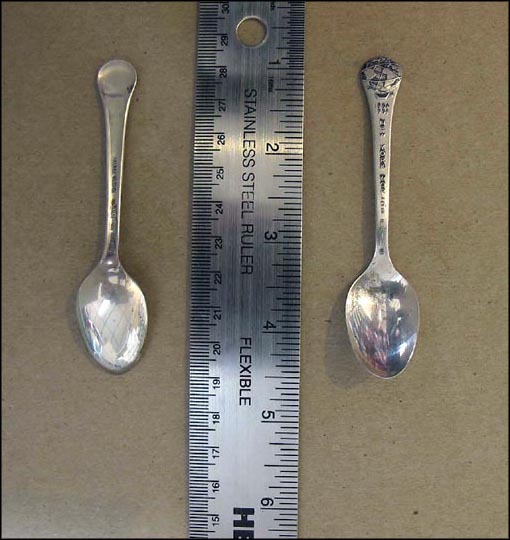 New York World's Fair, Globe Souvenir Spoon MAIN