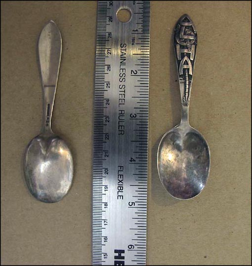 Palm Tree Going Through Aloha, Hawaii Souvenir Spoon MAIN