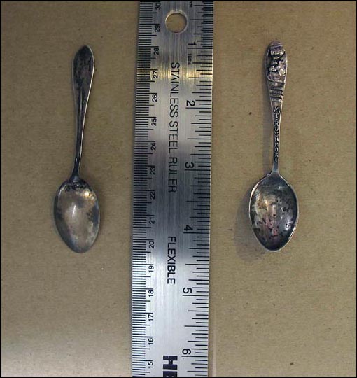 Cutout Mt. Rushmore, Keystone, South Dakota Souvenir Spoon MAIN