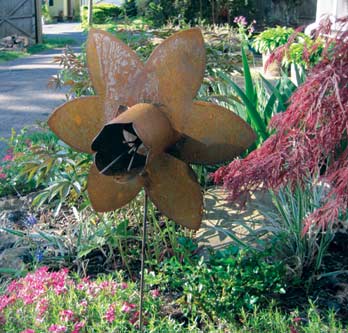 buy Daffodil Garden Stake (17
