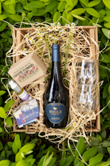 Ultimate Pampering - White Wine Gift Set THUMBNAIL