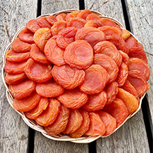 Extra Fancy Apricots in Round Basket 16 oz LARGE