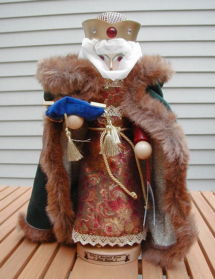 "Maid Marion" Limited Edition Steinbach Nutcracker MAIN