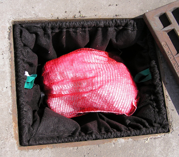 Storm Drain Defender-Rectangle W/Oil Pillow LARGE