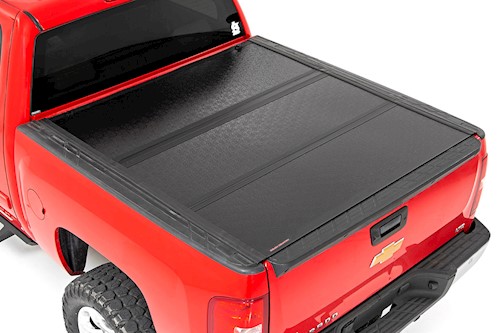 Rough Country GM Low Pro Hard Tri-Fold Tonneau 07-13 1500|5.5'W/Rail Caps LARGE