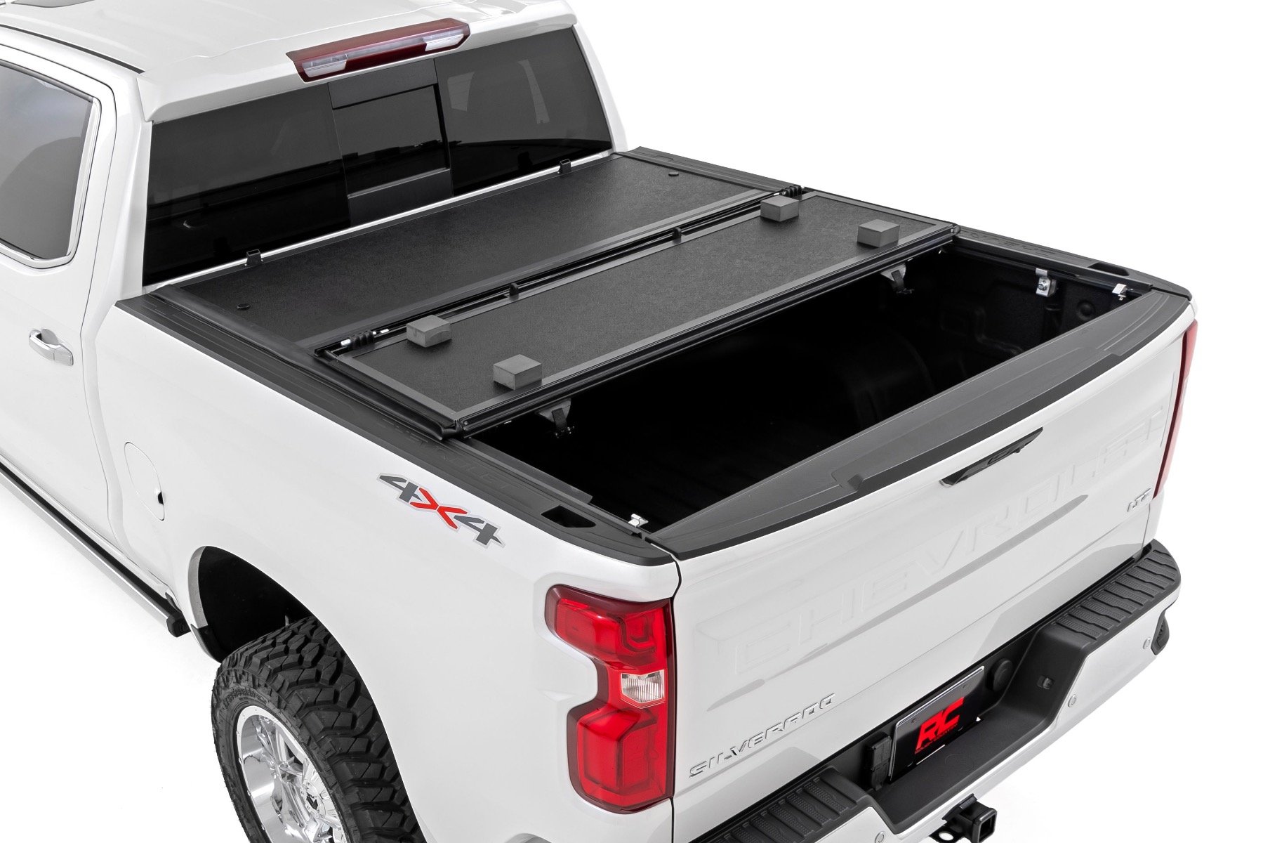 Rough Country Hard Low Profile Bed Cover | 5'9" Bed | Rail Caps | Chevy/GMC 1500/2500HD/3500HD (14-19) MAIN
