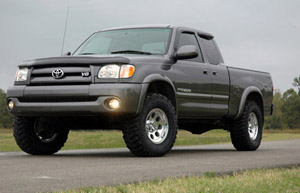 Fat Bob's Garage, Rough Country Part #750S, Toyota Tundra 2.5" Suspension Lift Kit 1999-2006 4WD MAIN