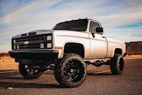 Rough Country 6in GM Suspension Lift System 52in Rear Springs 20530 MAIN