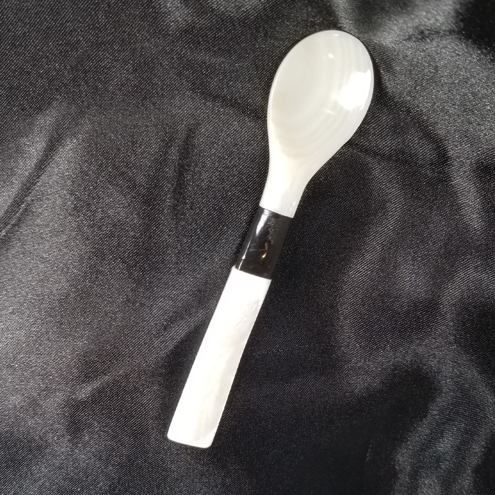 MOTHER OF PEARL SPOON WITH BLACK LABEL LARGE