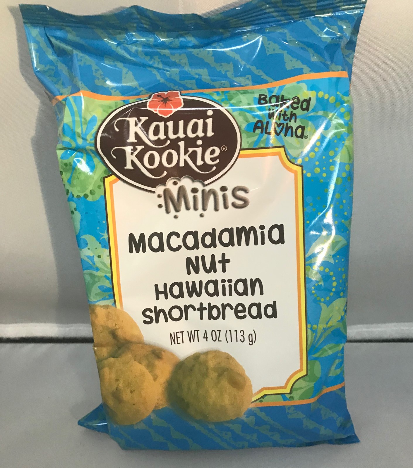 Bite-Sized Macadamia Nut Shortbread Cookies 4 oz SWATCH