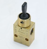 Valve, Humphrey, 4-Way Toggle 3-Position, Detented Valve, Spring Return. MAIN