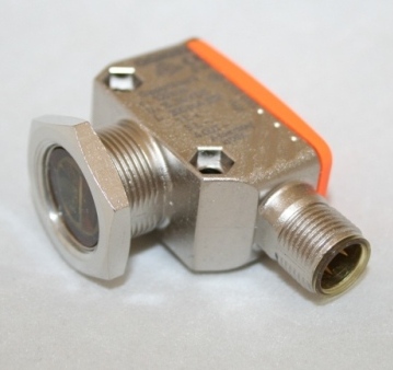 DIFFUSE PHOTO EYE 24 VOLTS DC 8" ( 200MM ) WITH BACKGROUND SURPPRESION RIGHT ANGLE 18MM DIA. THUMBNAIL