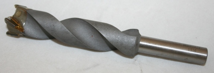 TWIST DRILL, 15/16 DIA, 4" TWIST, BRAD POINT, CARBIDE TIPPED, 2-SPUR, 1/2" SHANK, 6" OAL. LARGE