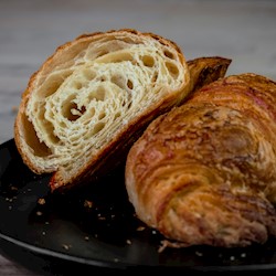 Plain Croissant THUMBNAIL