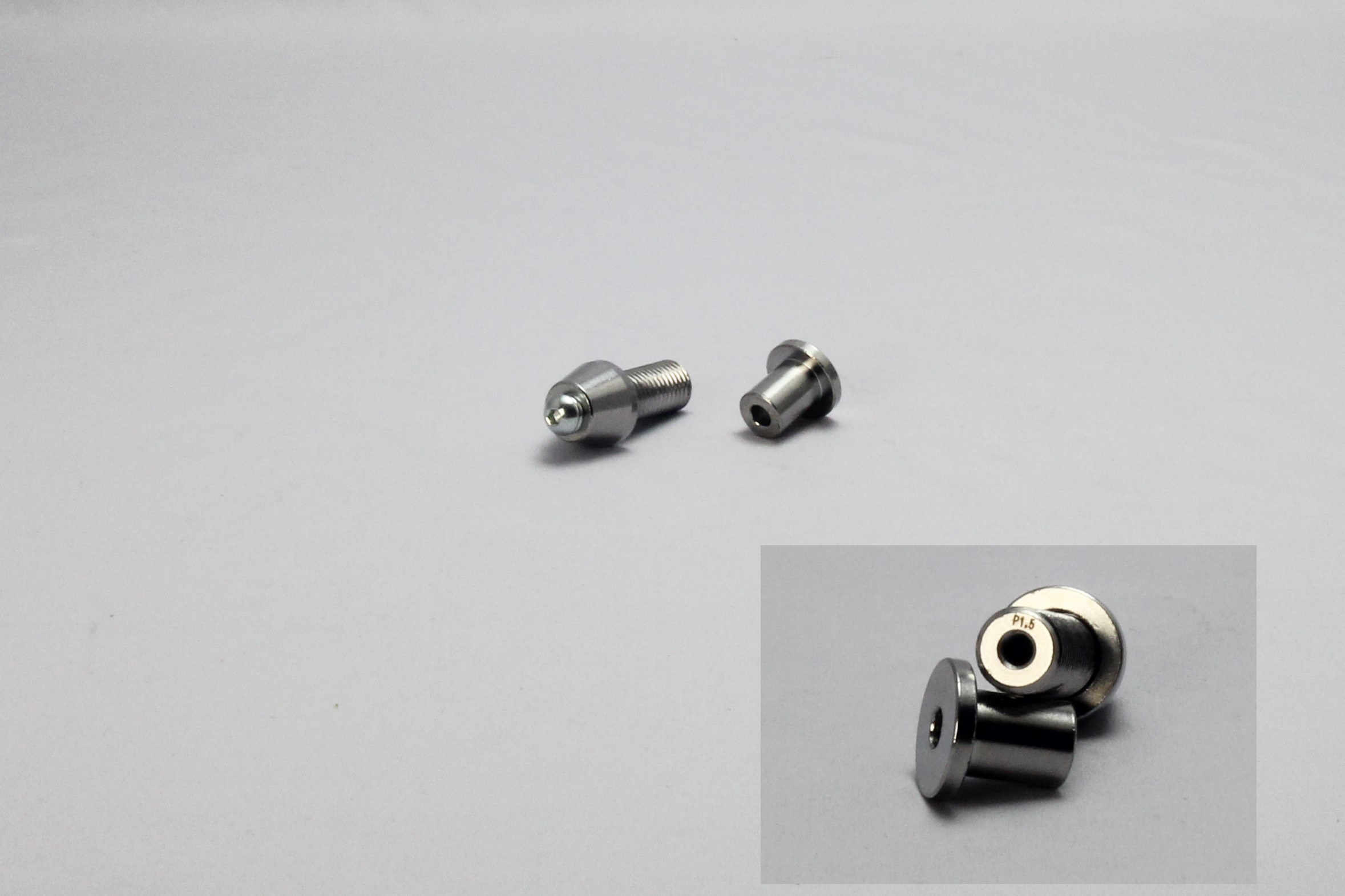 Minoura | 12 mm Thru-Axle Adapter in 1.0/1.5/1.75 mm Thread Pitch, 1.75 mm SWATCH